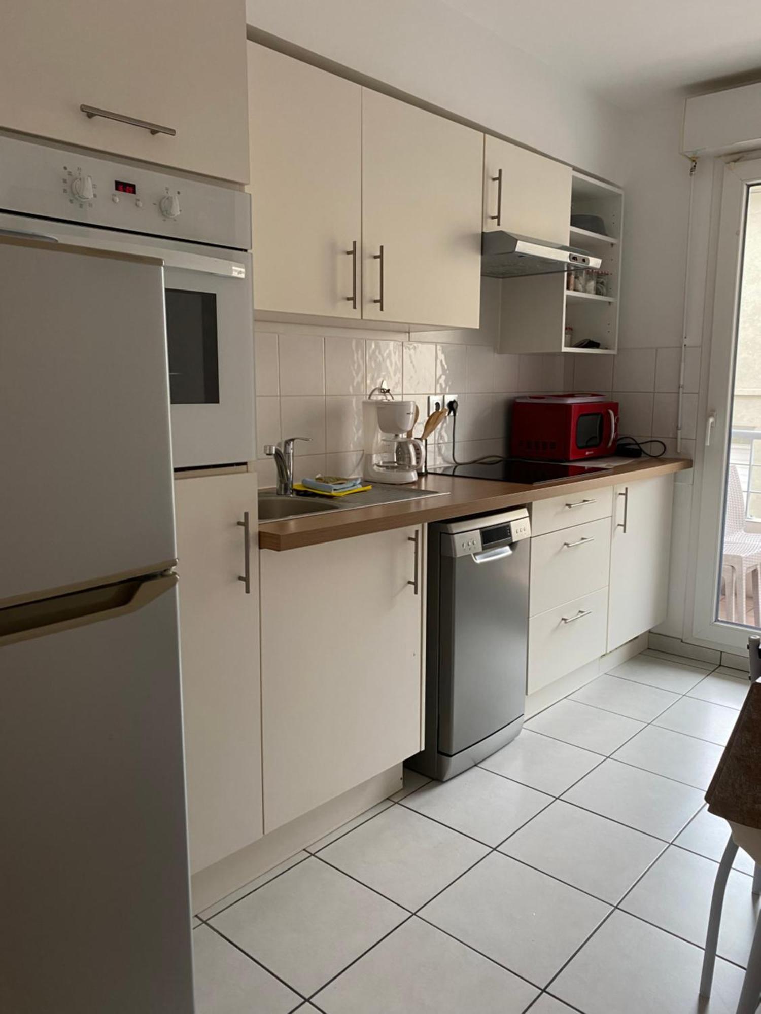 Parking Prive Gratuit, Balcon, 2 Appartement